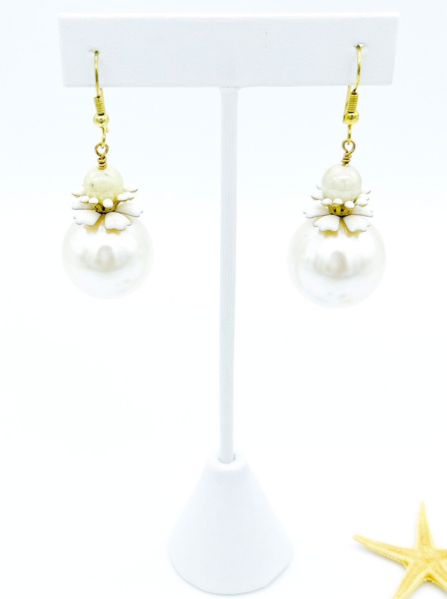 Metal flower and jasper earrings